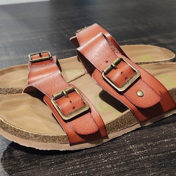 Women's Sandal bundle - Size 6 OLUKAI & MAD LOVE - Picture 10 of 14